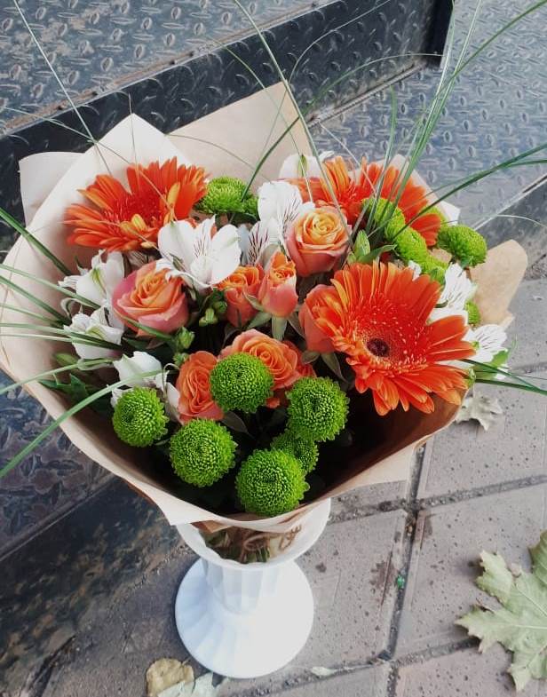 Букет цветов из: Герберы, Хризантемы, Альстромерии и Розы в Новониколаевском