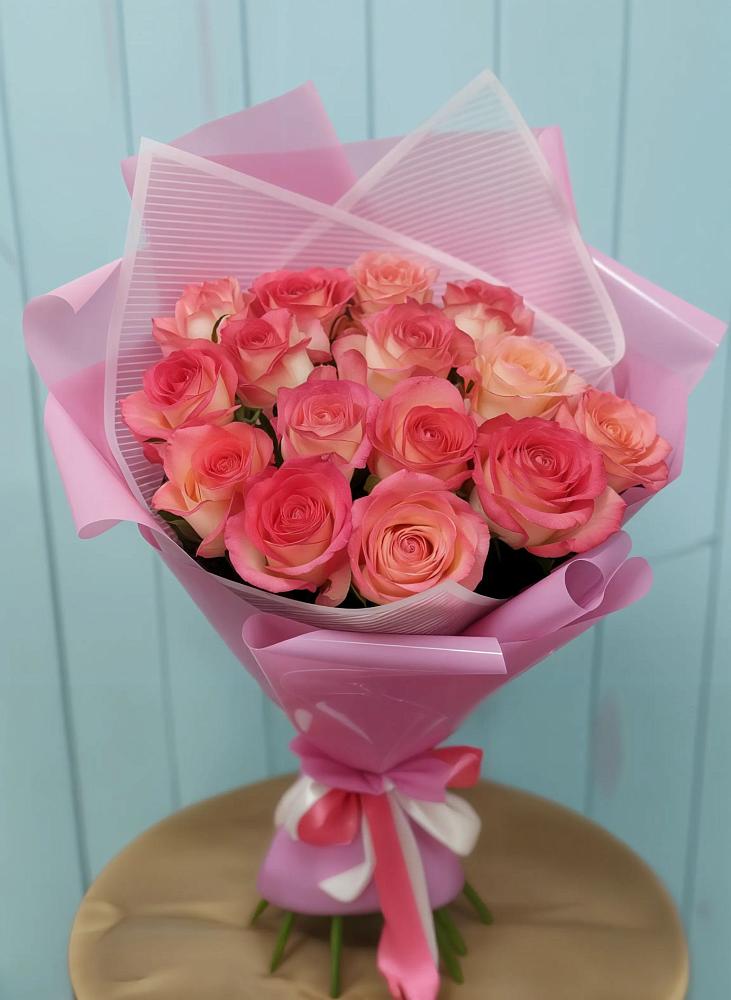 Букет 15 Розовых роз Равель в Новониколаевском