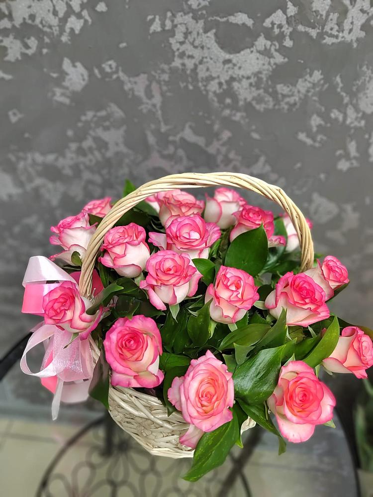 Цветочная композиция из Розы в корзине в Новониколаевском