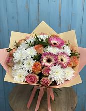 Букет цветов из:  Розы, Герберы и Хризантемы в Новониколаевском