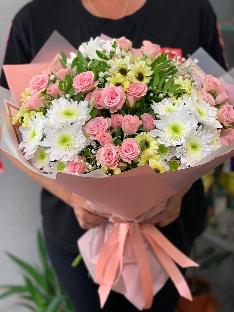 Букет цветов из: Розы и Хризантемы в Новониколаевском
