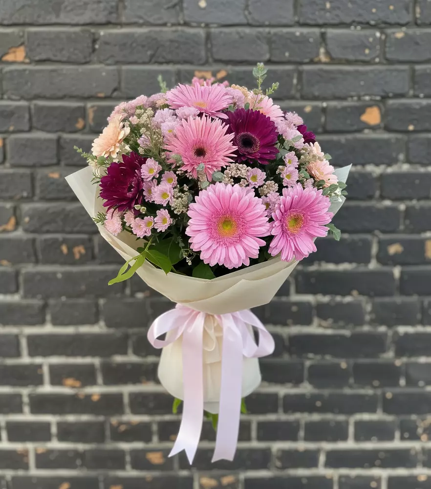 Букет цветов из: Герберы и Хризантемы в Новониколаевском