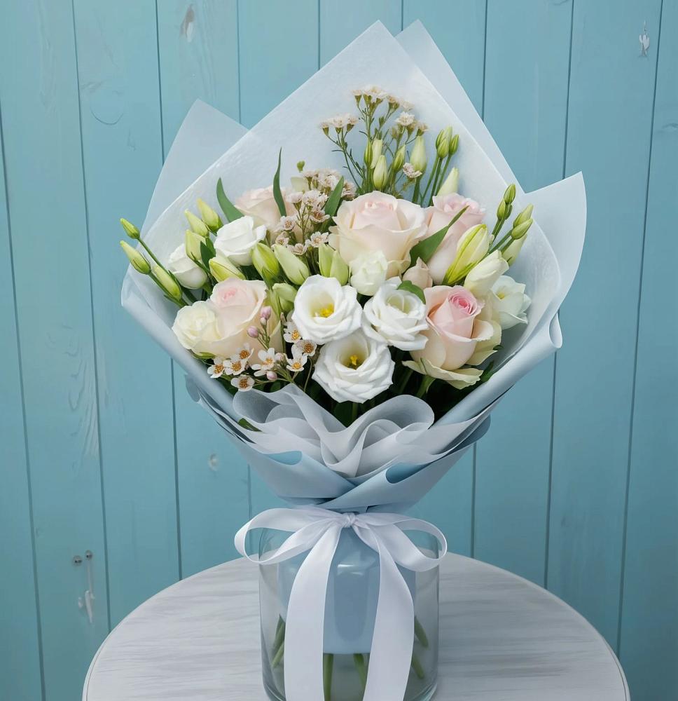 Букет цветов из: Розы и Лизиантусы в Новониколаевском