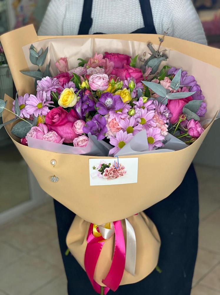 Букет цветов из: Хризантемы, Гвоздики и Альстромерии в Новониколаевском