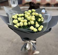Букет Белые кустовые розы Солинеро в Новониколаевском