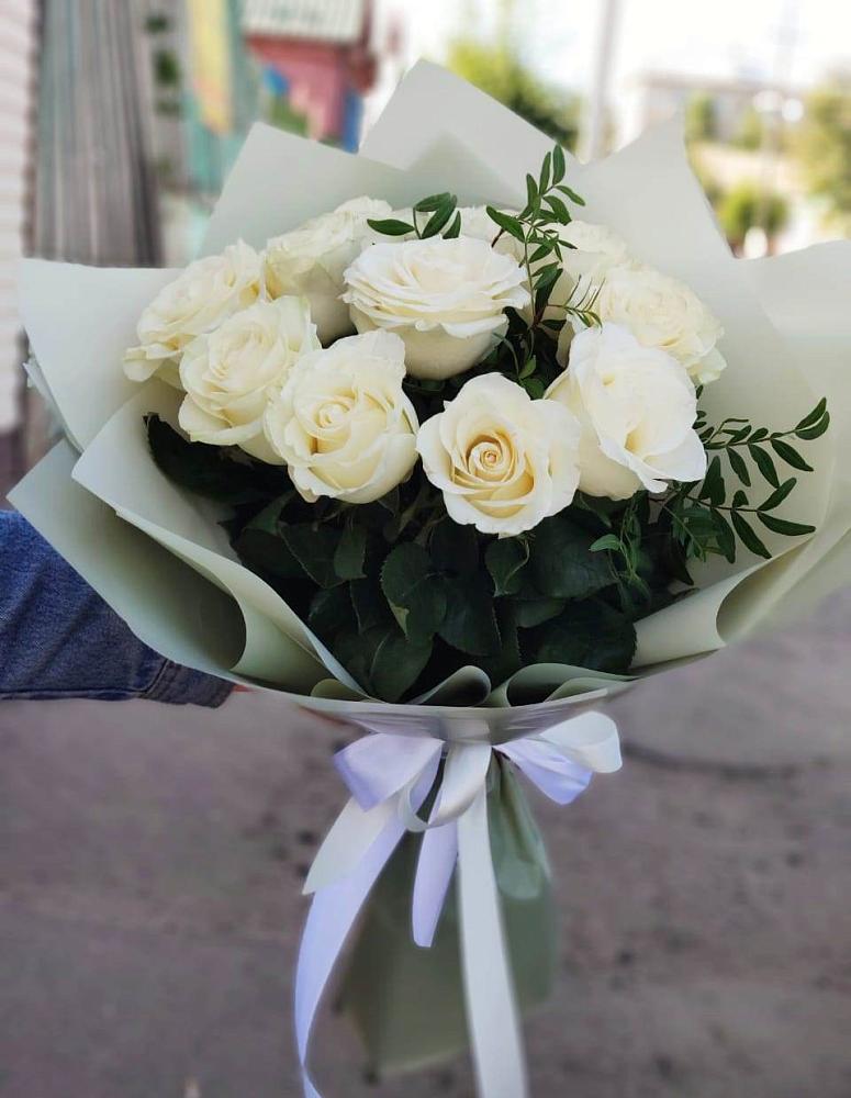 Букет Белые розы Проуд в Новониколаевском