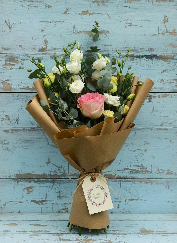 Букет цветов из: Розы и Лизиантусы в Новониколаевском