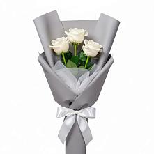 Букет 3 белые розы в Новониколаевском