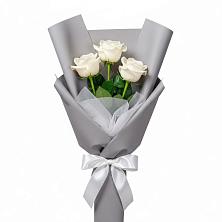 Букет 3 белые розы в Новониколаевском