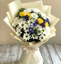 Букет цветов из:  Ирисы, Хризантемы и Розы #REPLACE_PRED# Новониколаевском
