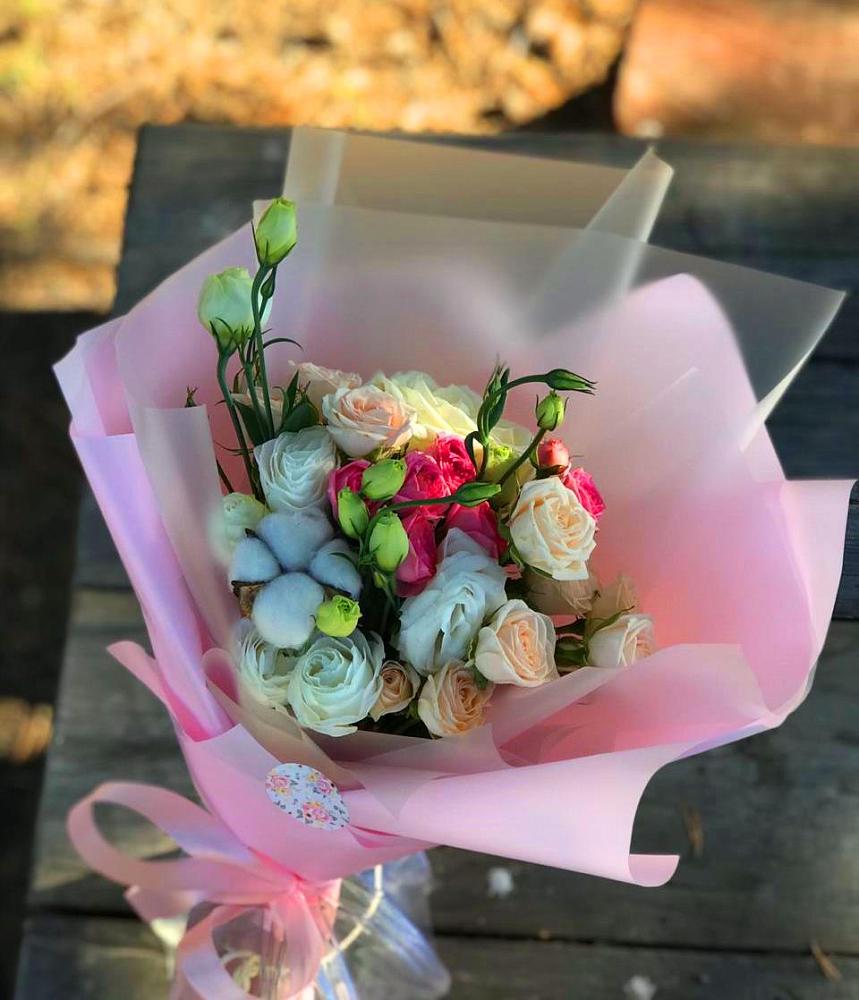 Букет цветов из: Розы и Лизиантусы в Новониколаевском