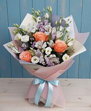 Букет цветов из:  Лизиантусы, Розы, Альстромерии и Гипсофила в Новониколаевском