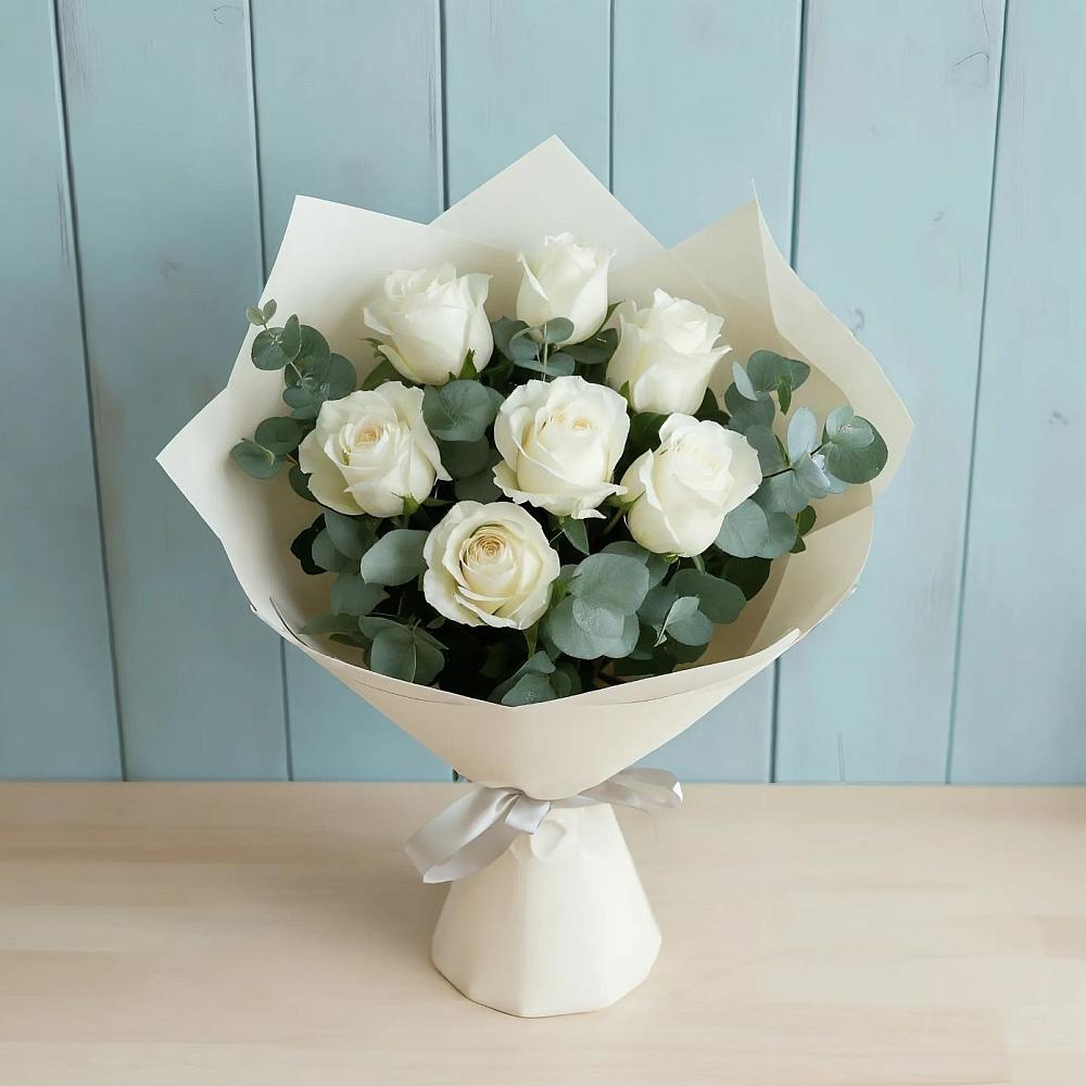 Букет Белые розы в Эвкалипте в Новониколаевском