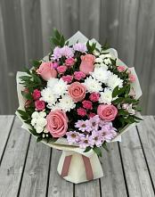 Букет цветов из:  Альстромерии, Гвоздики, Розы и Хризантемы в Новониколаевском