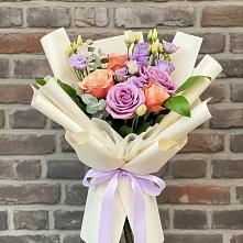 Букет цветов из:  Лизиантусы и Розы в Новониколаевском