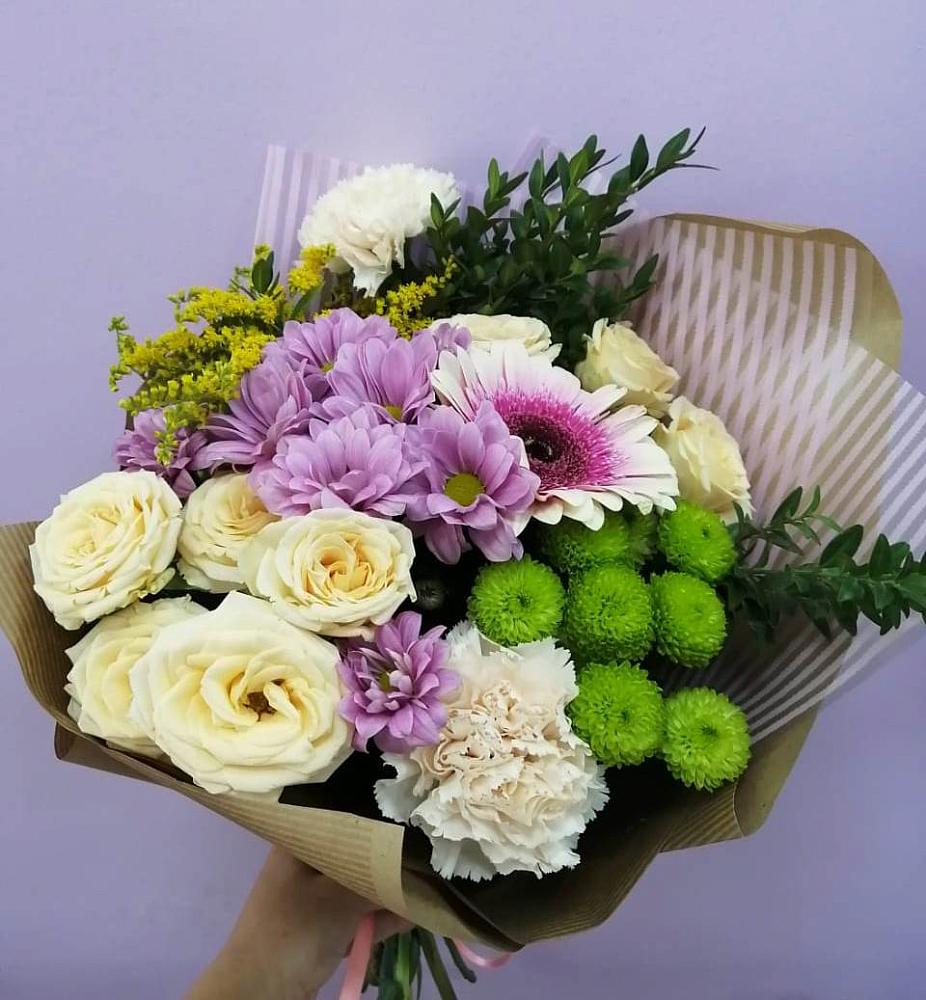 Букет цветов из: Хризантемы, Розы, Гвоздики и Герберы в Новониколаевском