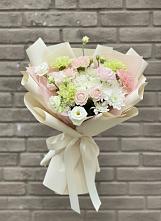 Букет цветов из:  Гвоздики, Розы, Лизиантусы и Хризантемы в Новониколаевском