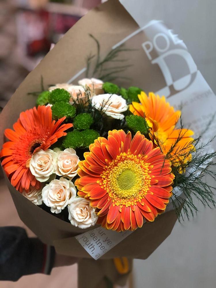 Букет цветов из: Герберы, Хризантемы и Розы в Новониколаевском