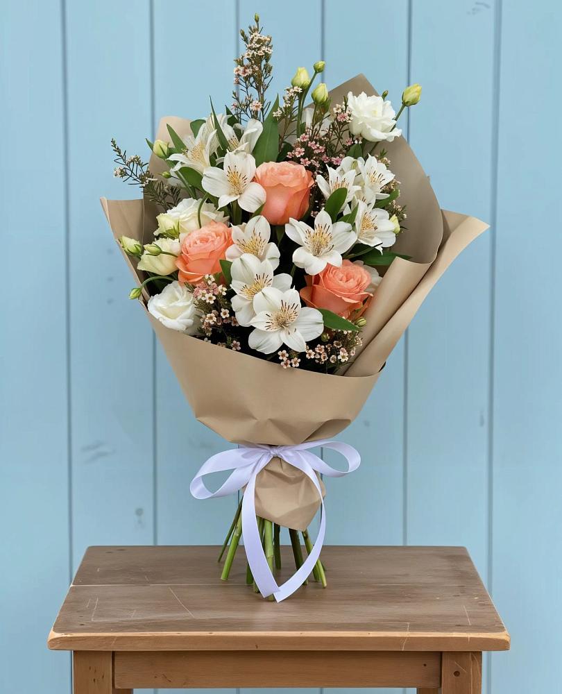 Букет цветов из: Альстромерии, Лизиантусы, Розы и Хризантемы в Новониколаевском