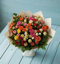 Букет Микс из разноцветных кустовых роз в Новониколаевском