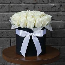 Цветочная композиция из Розы в шляпной коробке в Новониколаевском