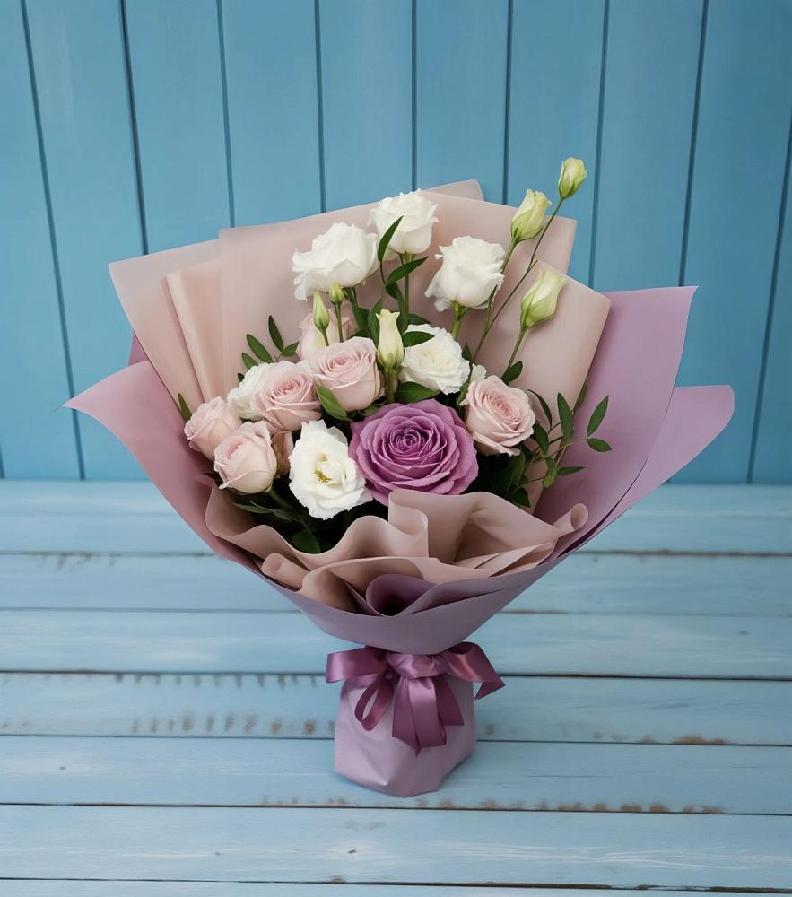 Букет цветов из: Розы и Лизиантусы в Новониколаевском